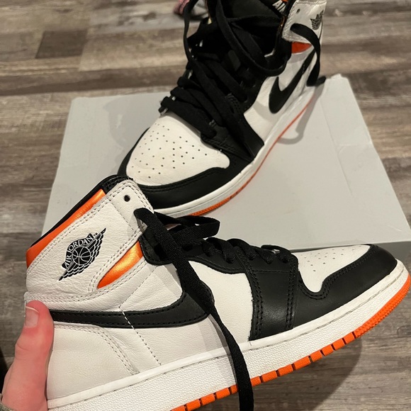 Jordan 1 high’s electro orange - Picture 4 of 4